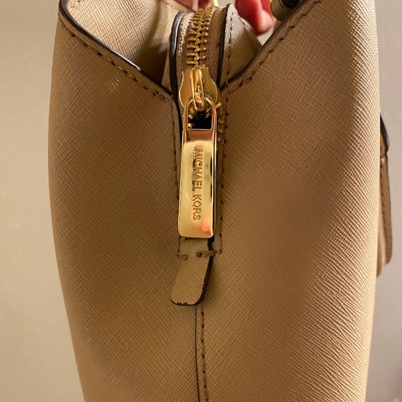 Michael Kors mini purse with detachable straps - Picture 2 of 5